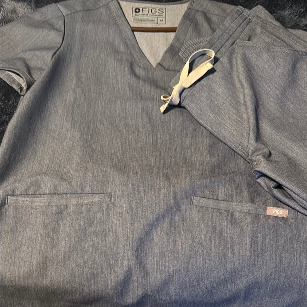 Figs Gray Scrub Set